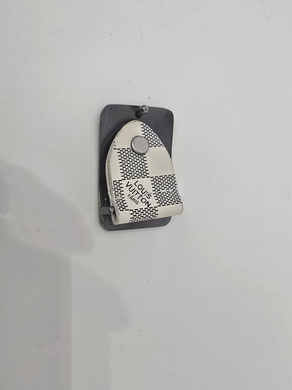 Louis Vuitton lv metal